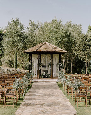 An Idyllic Destination Wedding Retreat in Spain