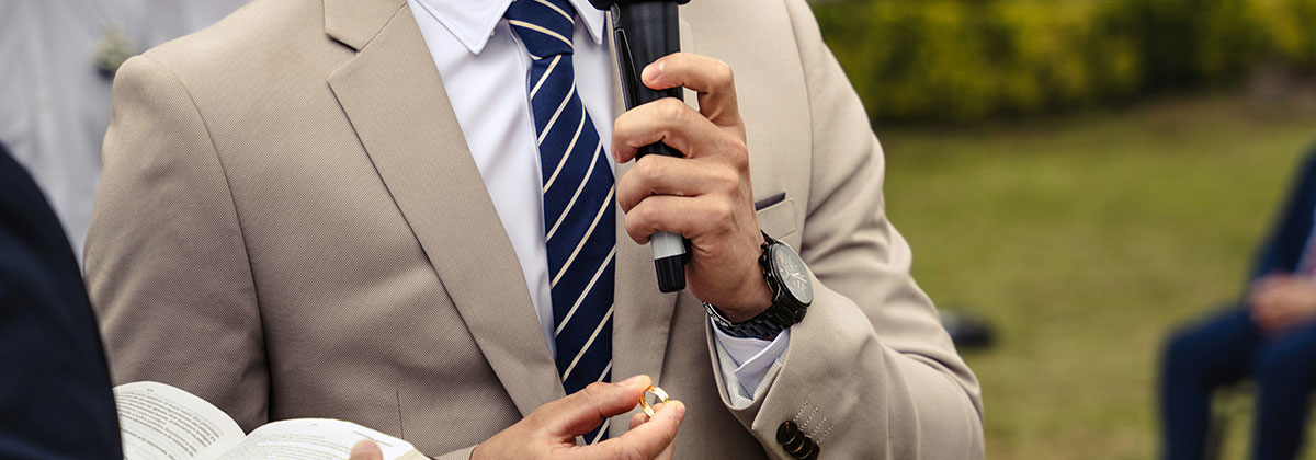 Image for One Third of UK Couples Use AI to Write Their Wedding Speech